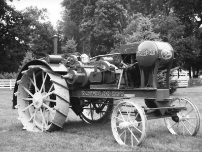 Going Head to Head: Deere and International Harvester Image